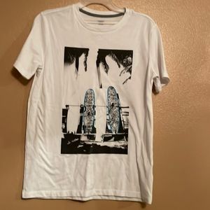 Graphic tee. Short Sleeve.